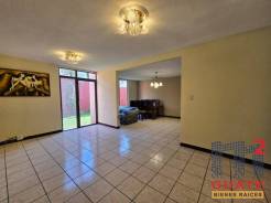 M2Guate-V8631-Casa-en-condominio-en-Venta-Mixco