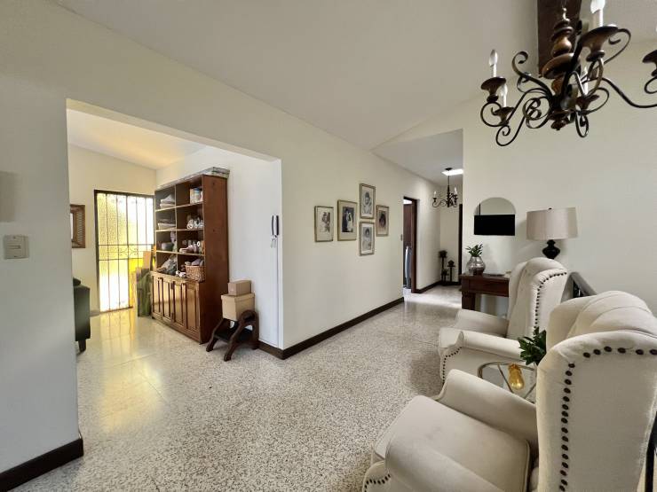 M2Guate-R10221-Casa-tipo-Townhouse-en-Renta-Guatemala-Zona-15