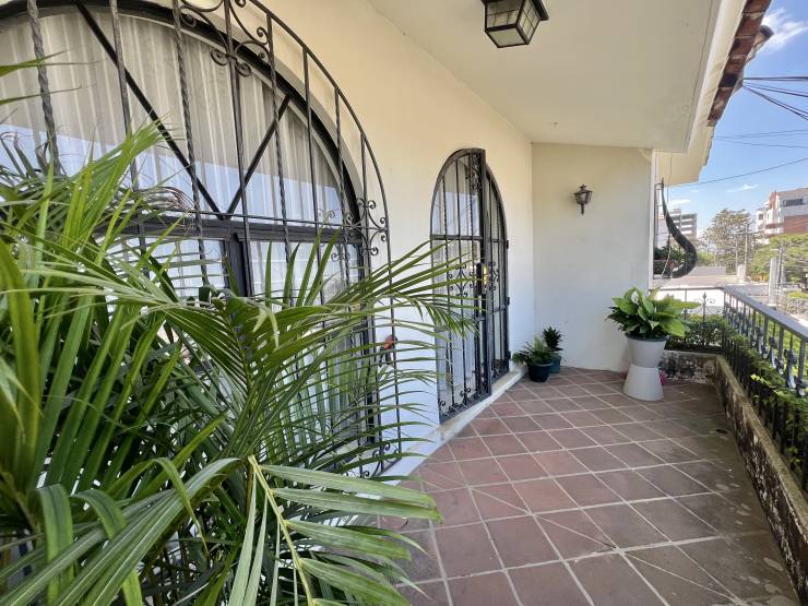 M2Guate-R10221-Casa-tipo-Townhouse-en-Renta-Guatemala-Zona-15
