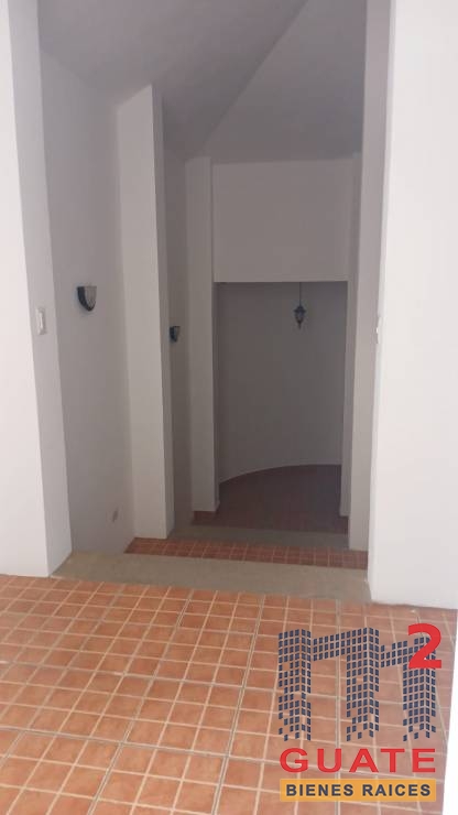 M2Guate-V9992-Casa-en-Venta-Santa-Catarina-Pinula