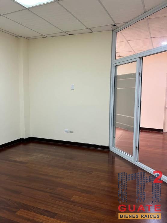 M2Guate-R10254-Oficina-en-Renta-Guatemala-San-Cristobal-