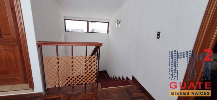 M2Guate-V10020-Casa-fuera-de-condominio-en-Venta-Mixco