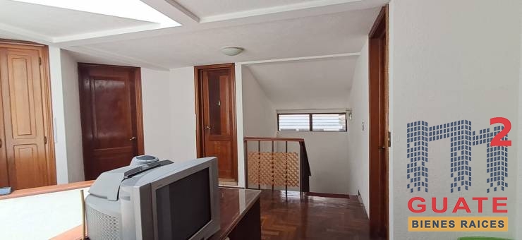 M2Guate-V10020-Casa-fuera-de-condominio-en-Venta-Mixco