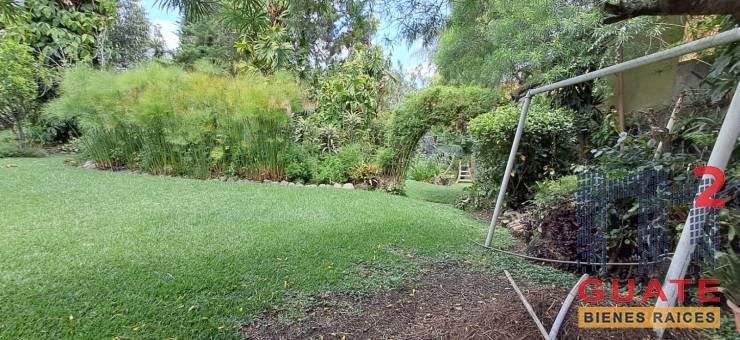 M2Guate-V10020-Casa-fuera-de-condominio-en-Venta-Mixco