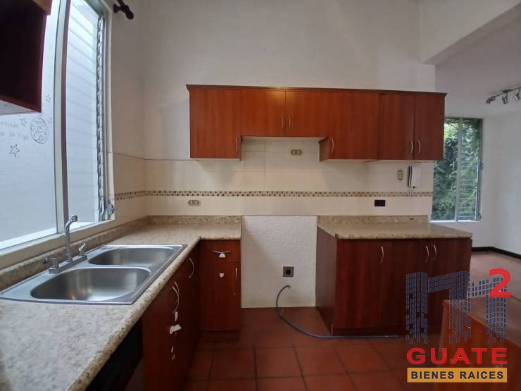 M2Guate-V10066-Casa-en-condominio-en-Venta-San-Lucas