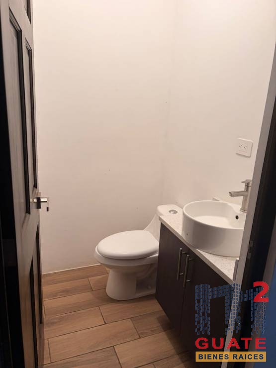 M2Guate-R10383-Casa-tipo-Townhouse-en-Renta-Antigua-Guatemala