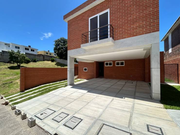 M2Guate-V10087-Casa-en-condominio-en-Venta-Carretera-a-El-Salvador