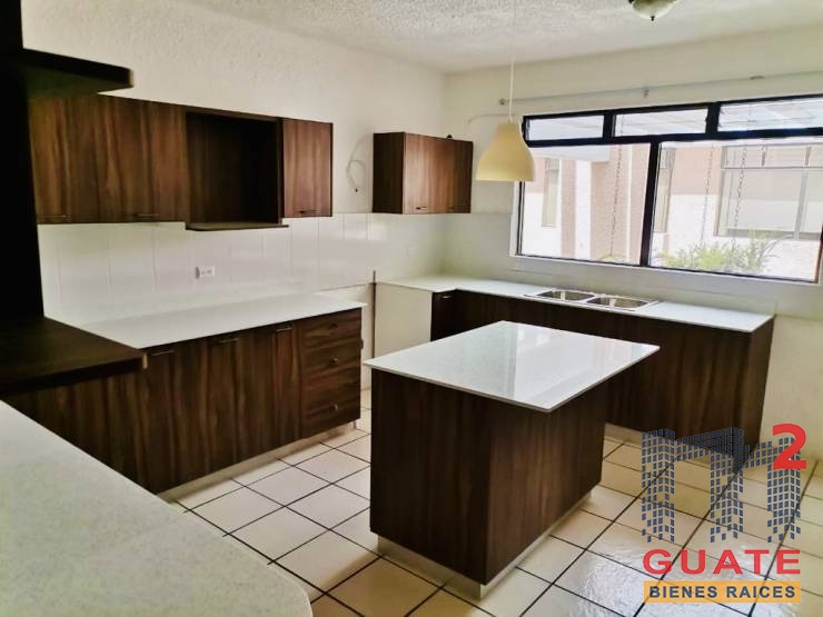 M2Guate-V10117-Casa-tipo-Townhouse-en-Venta-Guatemala-Zona-15