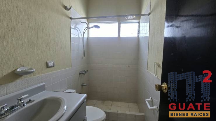 M2Guate-V10153-Casa-tipo-Townhouse-en-Venta-Guatemala-Zona-16