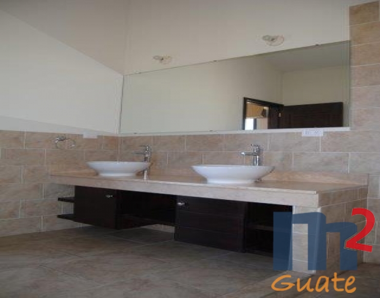M2Guate-V4375-Casa-en-Venta-Fraijanes
