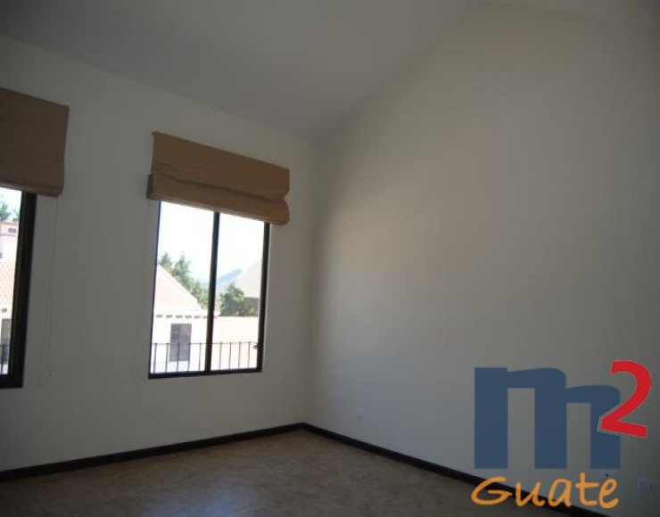 M2Guate-V4375-Casa-en-Venta-Fraijanes