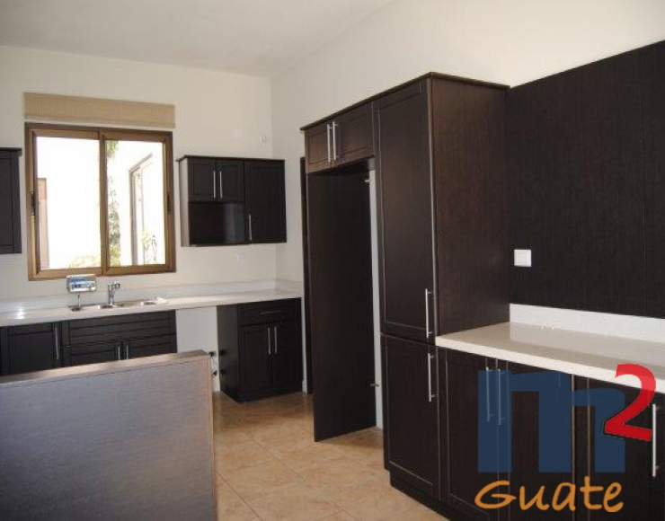 M2Guate-V4375-Casa-en-Venta-Fraijanes