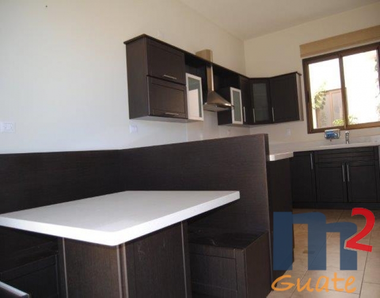 M2Guate-V4375-Casa-en-Venta-Fraijanes