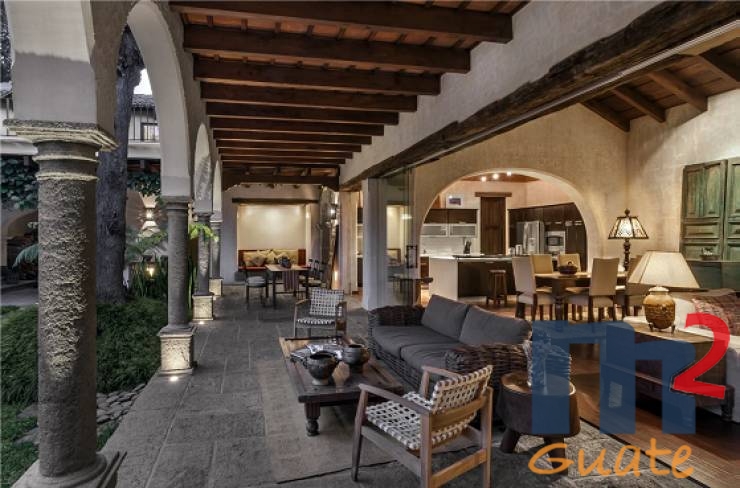 M2Guate-V5344-Casa-tipo-Mansión-en-Venta-Antigua-Guatemala